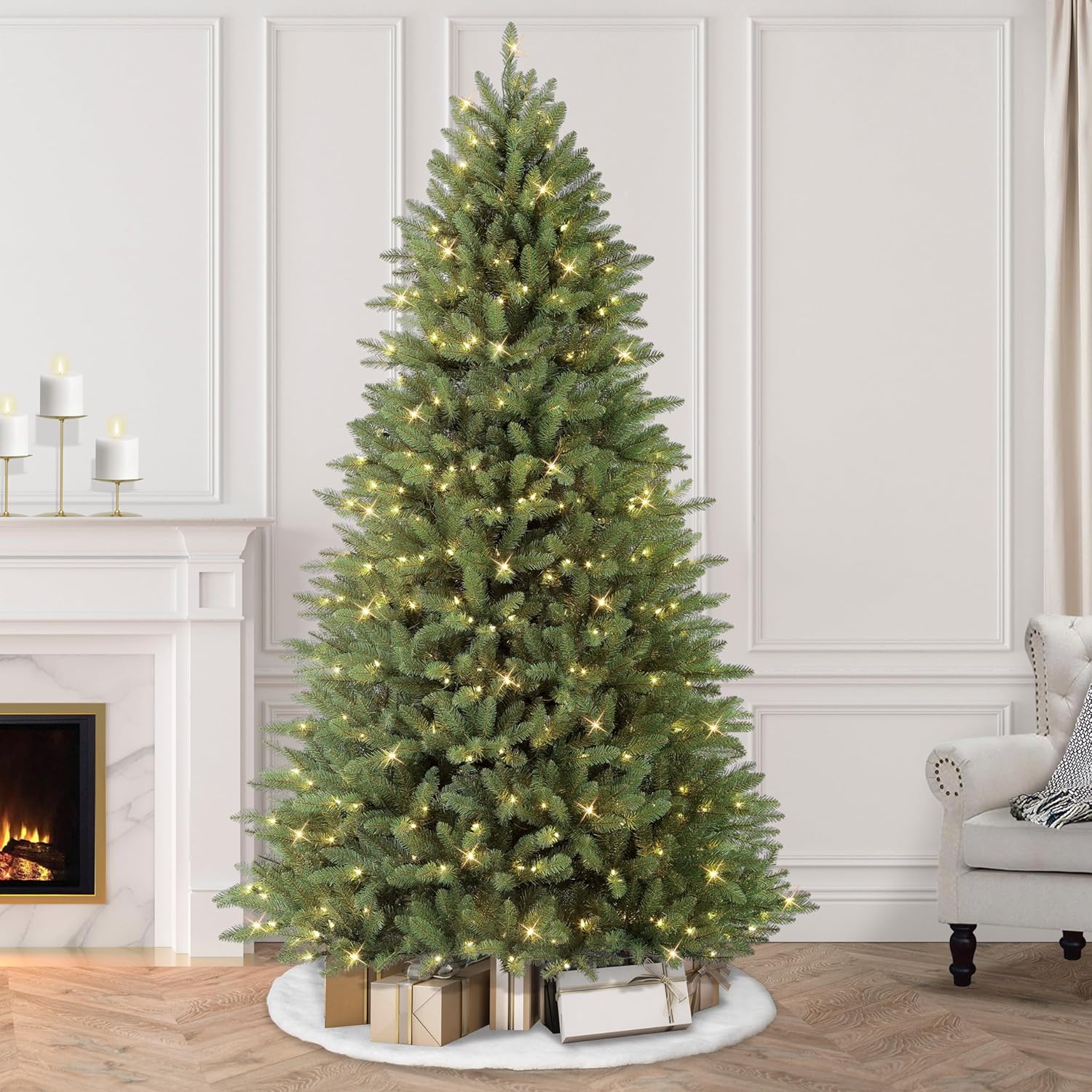 7.5 ft Pre-Lit Fraser Fir Artificial Christmas Tree with 600 Clear Lights S676