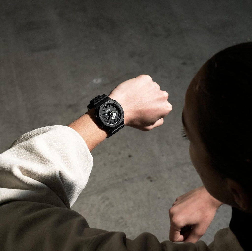 Carbon Watch, Black Q637521