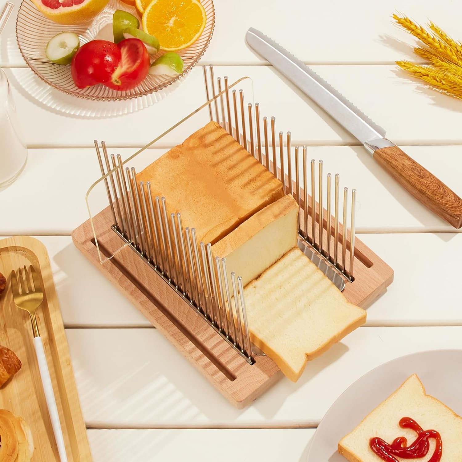 Stainless Steel Bread Slicer Guide with Beechwood Cutting Board R27345