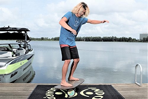Balance Board with Non-Slip Deck and Roller Z53271