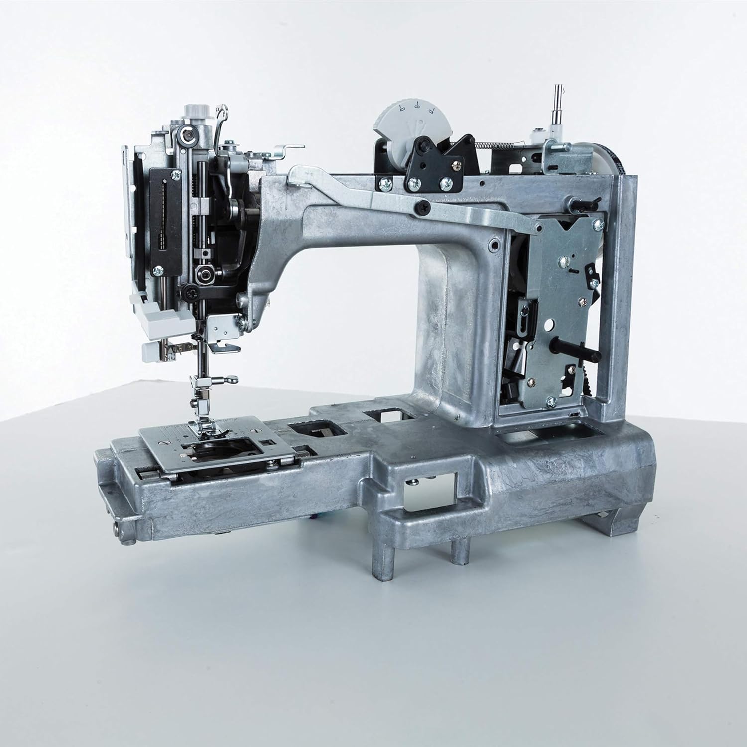 Heavy Duty Sewing Machine with Universal Hard Carrying Case W47456