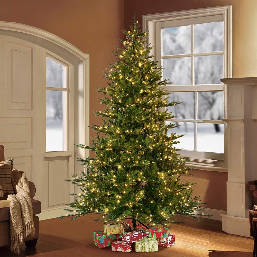 7.5 ft Pre-Lit Balsam Fir Artificial Christmas Tree with 800 Clear Lights I843706