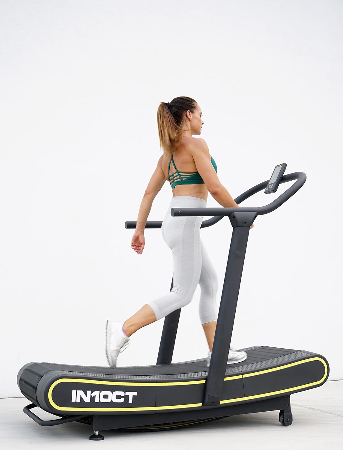 Curved Manual Treadmill with Non-Motorized Running Platform U7640